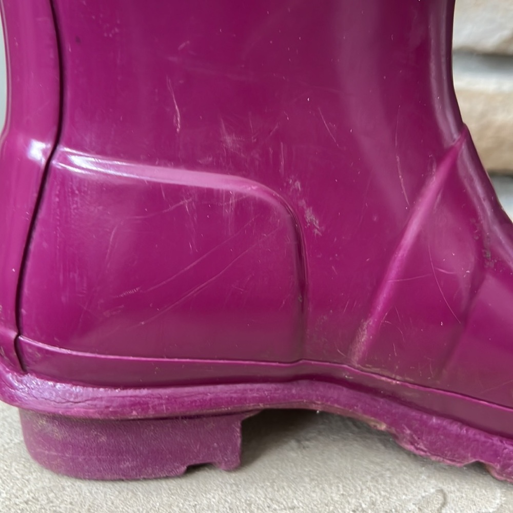 Size 4 plum Hunter boots - Picture 5 of 9